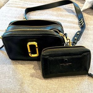 Marc Jacobs genuine pebble black leather Snapshot bag, includes dust bag